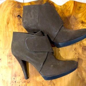 Nine West boots size 10 almost new